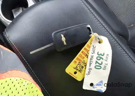 2015 Chevrolet Malibu 1Lt z USA, uszkodzony, nr VIN 1G11C5SL3FF156645